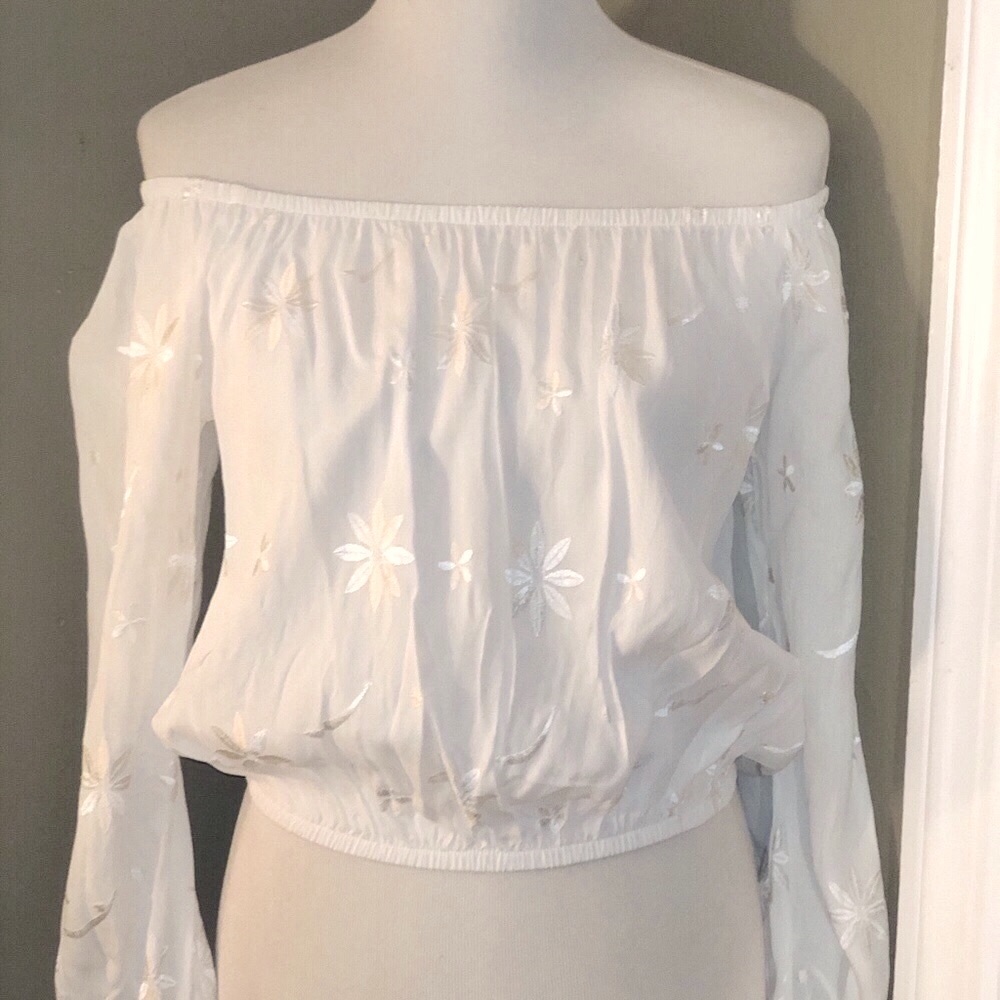 NWT De Lacy white embroidered top, Sz. XS